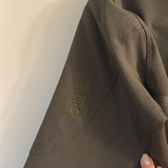 5.11 TACTICAL Womens Rapid Half Zip Pullover Green medium - Picture 7 of 8